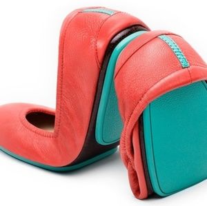 ISO poppy tieks size 11.